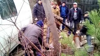 Вот как демонтируем насос из скважины