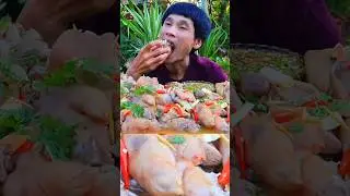 Giant pork leg with spicy sauce 