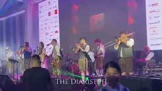 The German Club sing 