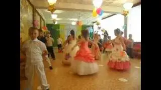 Вход на выпускной утренник под песню 