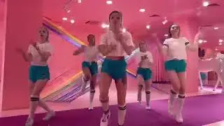 Девушки классно тверкают