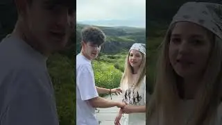 Вот так и снимай с ним милые видео 😂  