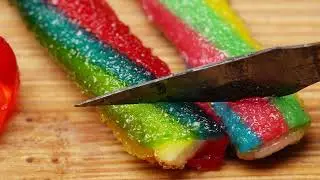 Sweeties VS Super Hot Knife. Macro Super Resolution #asmr #macro #satisfying