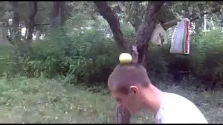 ЛУЧШИЕ ПРИКОЛЫ 2013,Фокус с яблоком))
