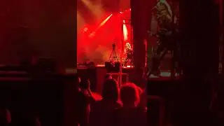 Lordi, соло на гитаре.