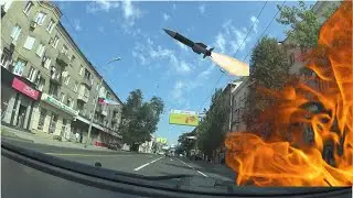 НА МАШИНЕ ПО ОДНОЙ ИЗ ЦЕНТРАЛЬНЫХ УЛИЦ ДОНЕЦКА. ЯМЫ ВО ДВОРАХ.
