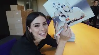 The Story Behind: Album Vinyl Signing | Lena