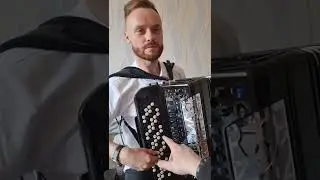 На баяне в три руки. отгадай песню 