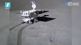 Yutu-2 rolls across the Moon