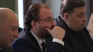 #10 Общественный элемент в судейском кресле