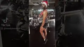 #stitch with @sam_sulek #christmas eve #gym pump #bodybuilding poses practice #shorts