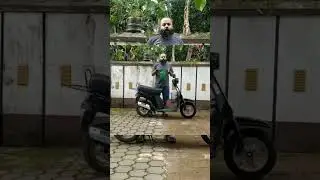 50 cc scooter launched by Bajaj in the year 1990 #bajaj #bajajsunny #scooter #classic