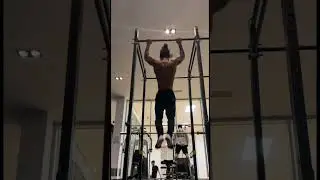 The man was FLEXING HARD at the END 👀😳🥵 