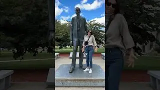 The tallest man in the world #throwback #tall #short
