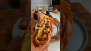 Tortilla + hamburguesa = tortigamhurguesa 🤣 #shorts