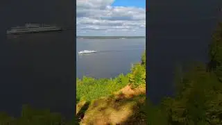 Орландор. Несколько лет назад огромный утёс упал в Волгу  