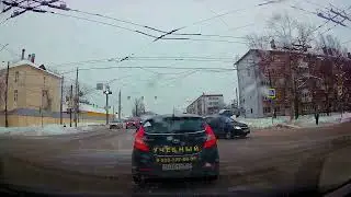 Экзамен ГИБДД / Неуверенный поворот налево заканчивает экзамен