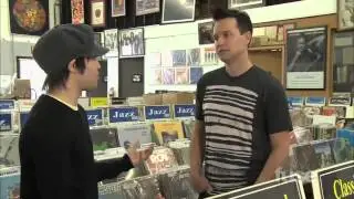 Mark Hoppus (Blink 182) and Pete Wentz (Fall Out Boy) Go Shopping!