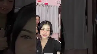 Live blunder ganti baju kelihatan dari kaca