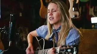 Anastasia Lynne - Bothered - Live at Mike's Guitar Parlor