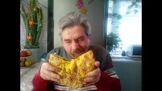 Пирог  из вытяжного теста с капустой и грибами.