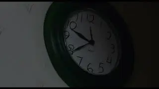Фильм звонок 1998 и часы 2023 год текущее время. На часах текущее время, но не настоящие секунды.