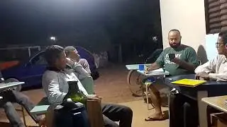 Aluno lendo a Bíblia!
