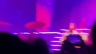 Genie in a bottle Live - Liberation tour Christina Aguilera