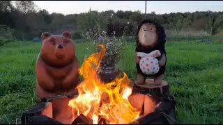 Они встретились.Ёжик в тумане-скульптуры из дерева.