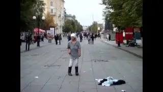 homeless women dancing