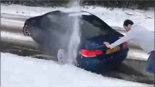 Така става, като падне първия сняг и си с BMW
