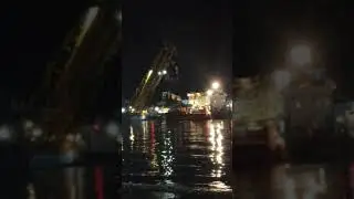 Подъем крана массой 75 тонн со дна реки. Строительство моста через Волгу Климовка 11.11.2021
