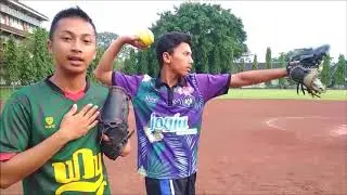 teknik dasar melempar bola sofball