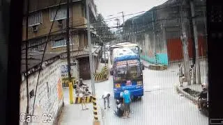 Matulin na motor nabangga ng Bus.