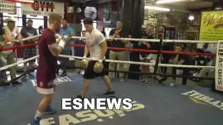 carl frampton kiiling the mitts ready for santa cruz EsNews Boxing