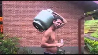 TOMANDO AGUA COM GA.....