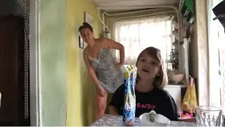 Нажарила блинов/ Заказала стулья