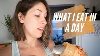 WHAT I EAT IN A DAY // My Healthy Diet + Winging it in the Kitchen