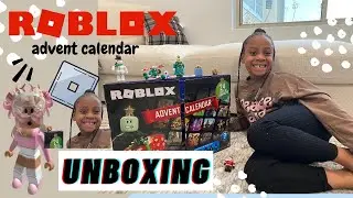 UNBOXING the Roblox  advent calendar of 2021. So many cool surprises!