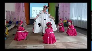 Танец - Доярочек и Буренки