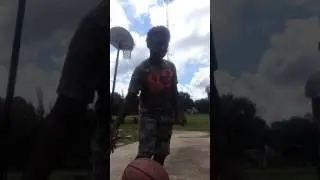 Playing with my lil cuz 15/3 I won hit that like button🤘🤘