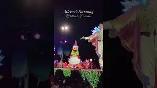 Mickey’s Dazzling Christmas Parade 🎄✨⛄️ #DisneylandParis