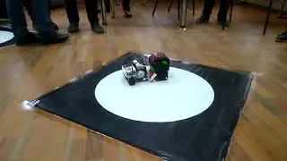 Сумо. Финал. Раунд 2. Открытые соревнования Вас-го района по робототехнике. Школа Интеллекта 7-17