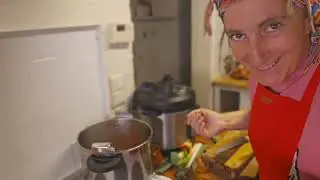 Cordero con verduras y pan casero en sartén  👌