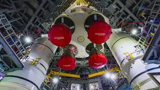 Artemis II SLS Stacking Timelapse Inside NASA’s Vehicle Assembly Building