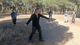 Como desplazarse en el entrenamiento de palos escrima kali filipino