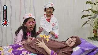Husna dan sani bermain dokter-dokteran - Ibu hamil melahirkan | Zein husna