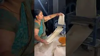 Amma ki Aloopuri😍 #streetfood #shorts #youtubeshorts