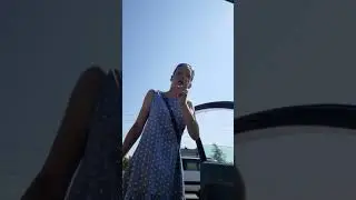 рыжая на дороге
