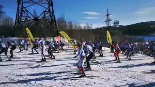 Старт лыжного марафона в Мурманске в 1967, 1982 и 2021